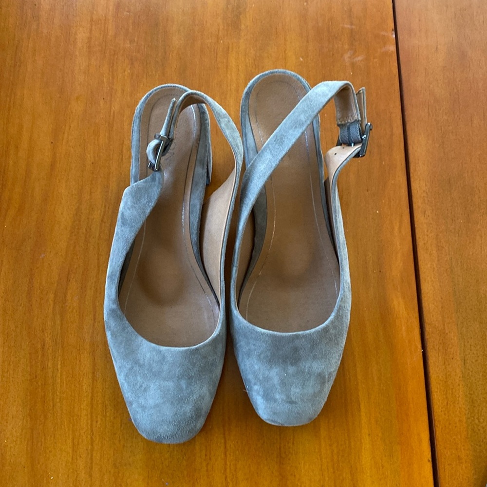 Vionic gray sling back heals - size 9